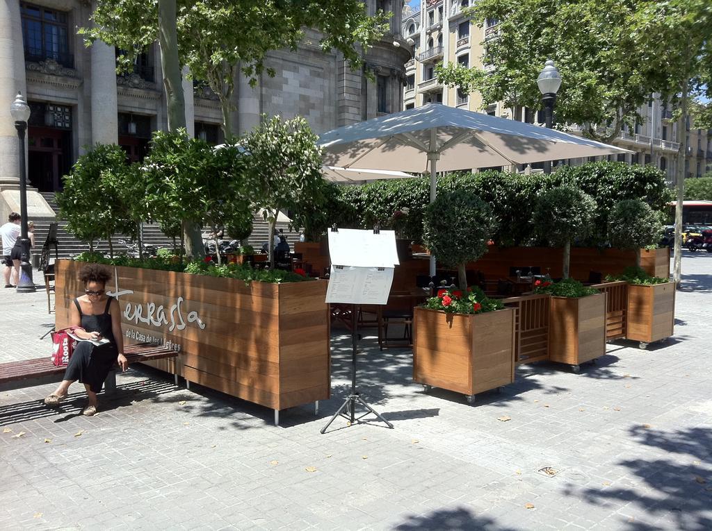 Apartamentos La Casa De Les Lletres - Barcelona — Photos 2